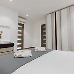 Dolmen Court Qawra Fl13 W Shared Pool! By Homely St. Paul's Bay