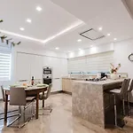 Dolmen Court Qawra Fl13 W Shared Pool! By Homely