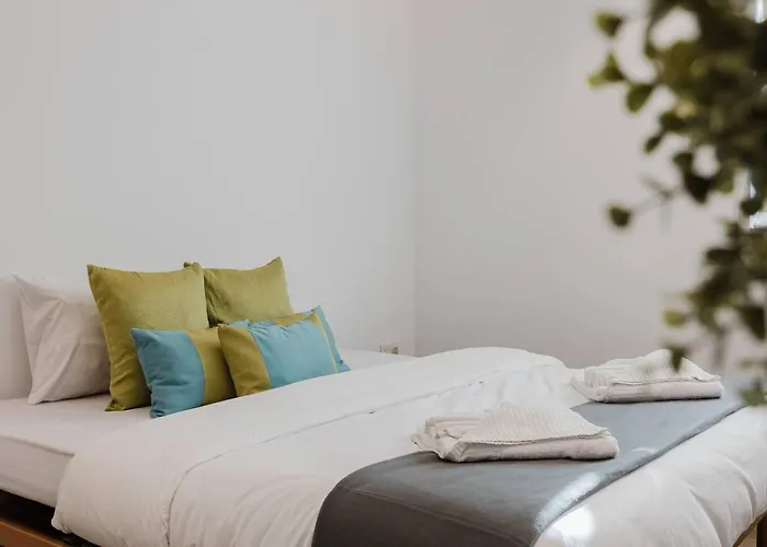 Daire Dolmen Court Qawra Fl13 W Shared Pool! By Homely St. Paul's Bay