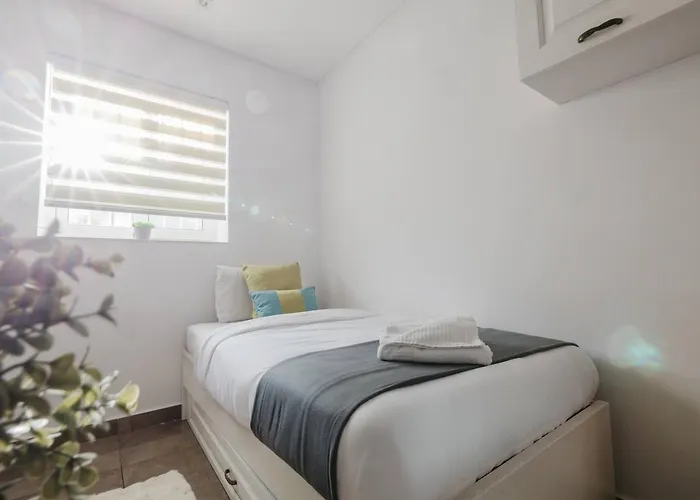 Dolmen Court Qawra Fl13 W Shared Pool! By Homely St. Paul's Bay