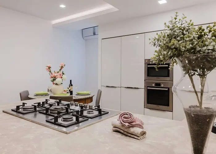 Dolmen Court Qawra Fl13 W Shared Pool! By Homely Daire *