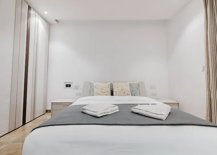 Dolmen Court Qawra Fl13 W Shared Pool! By Homely Daire *