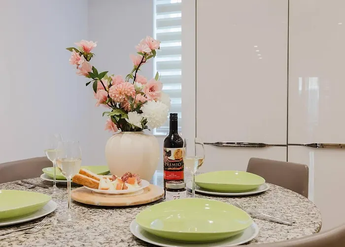 Daire Dolmen Court Qawra Fl13 W Shared Pool! By Homely St. Paul's Bay