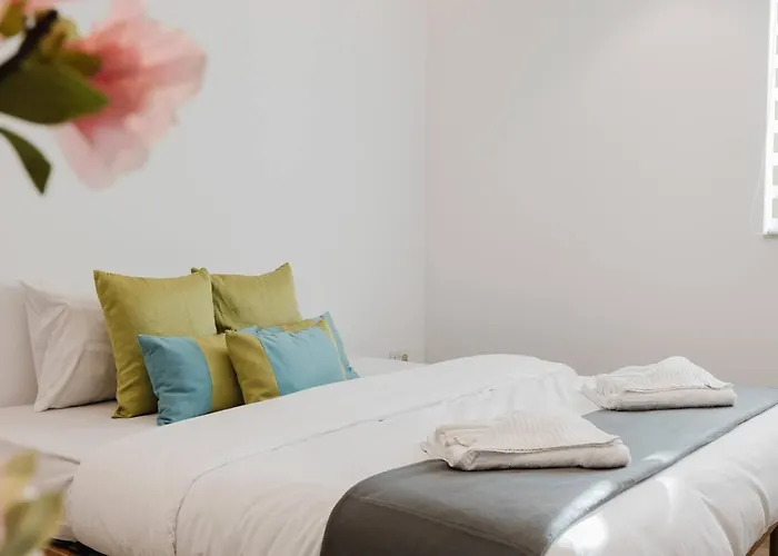 Dolmen Court Qawra Fl13 W Shared Pool! By Homely St. Paul's Bay