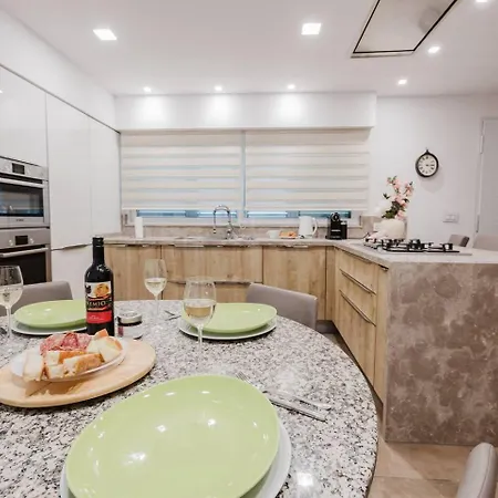 Dolmen Court Qawra Fl13 W Shared Pool! By Homely