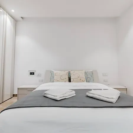 Dolmen Court Qawra Fl13 W Shared Pool! By Homely Apartment *