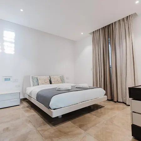 Dolmen Court Qawra Fl13 W Shared Pool! By Homely *